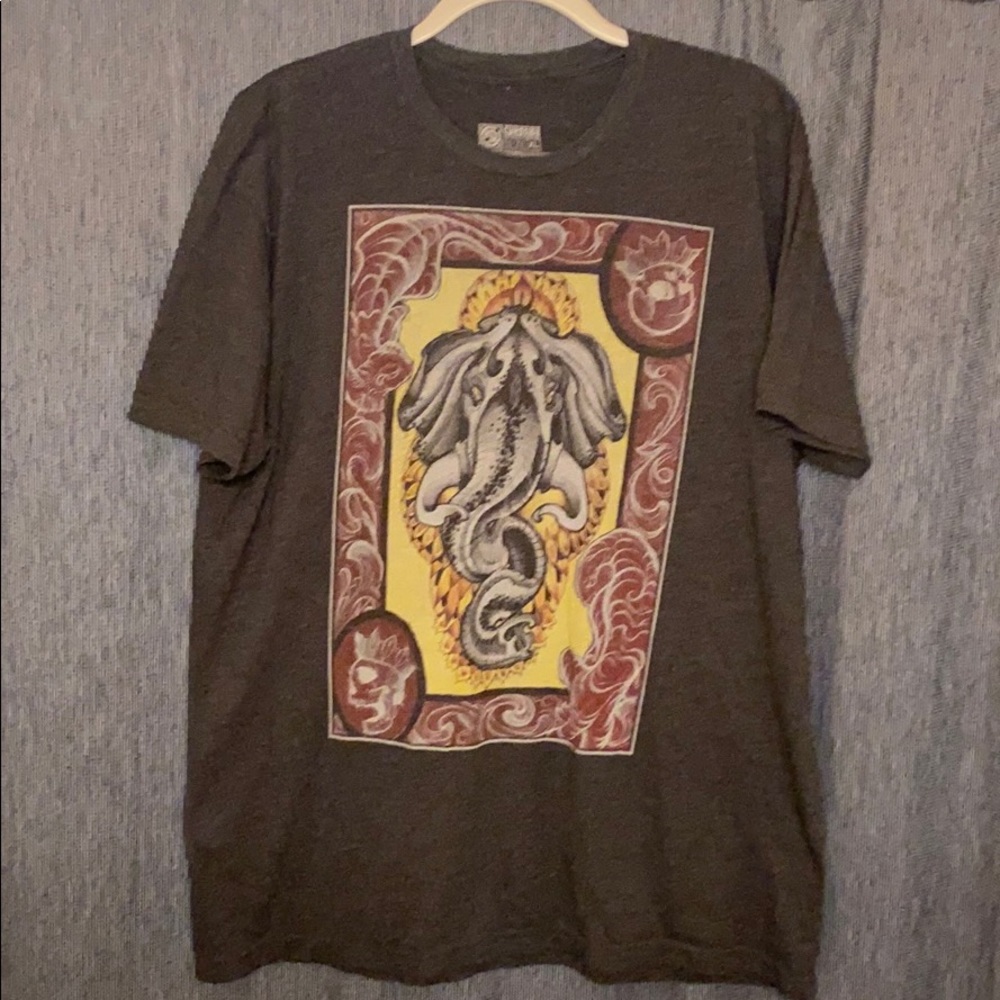 Curbside Elephant tee